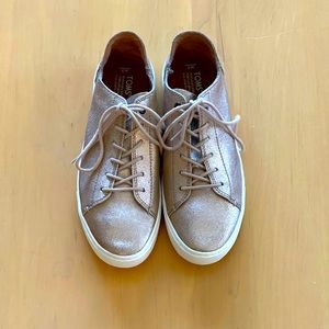 NWOT - TOM’S GOLD CASUAL SHOES